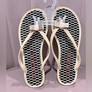 Coach London Flip Flops‎ Size 6